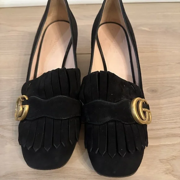 Gucci Black Heels with Gold GG Emblem - Picture 4 of 6